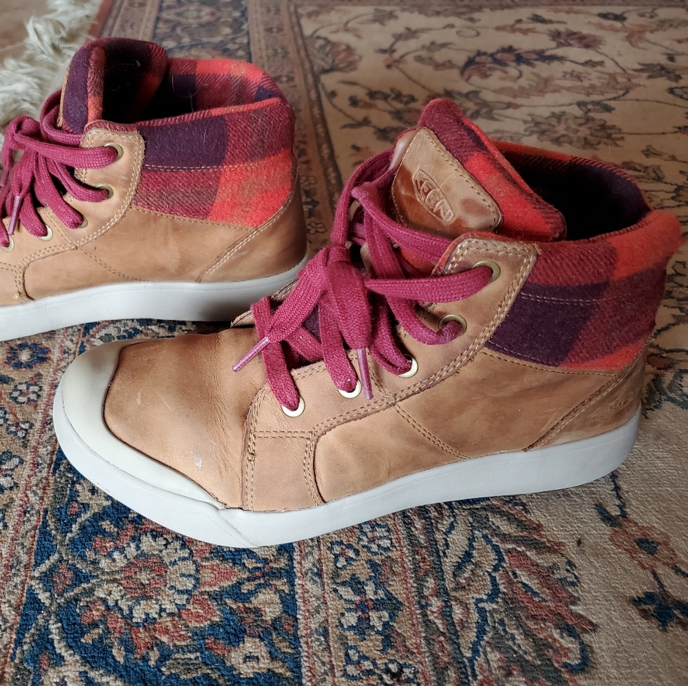 Keen boots